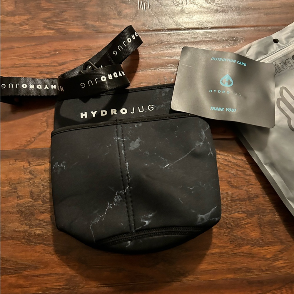 HydroJug Insulating Sleeve - Sleek Black